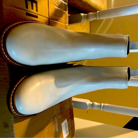 Universal Thread White Faux Leather Men’s Boots Size 7.5 - Picture 2 of 10